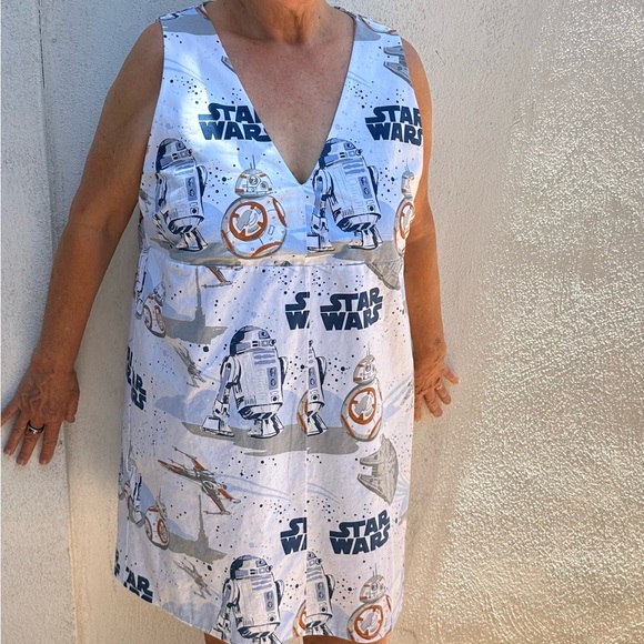 Disney (Starwars) Android dress- reversible (solid lt. blue inside) cotton - Picture 4 of 9